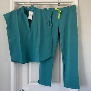 NWT RARE MARINE FIGS SCRUBS